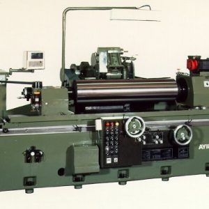 Shigiya G-45; Shigiya G-45D hydraulic cylindrical grinder with manual control, 17.72-inch swing, and capacity for long, medium-weight components.